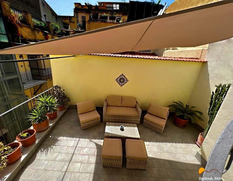 Daybreak B&B Napoli Esterno foto